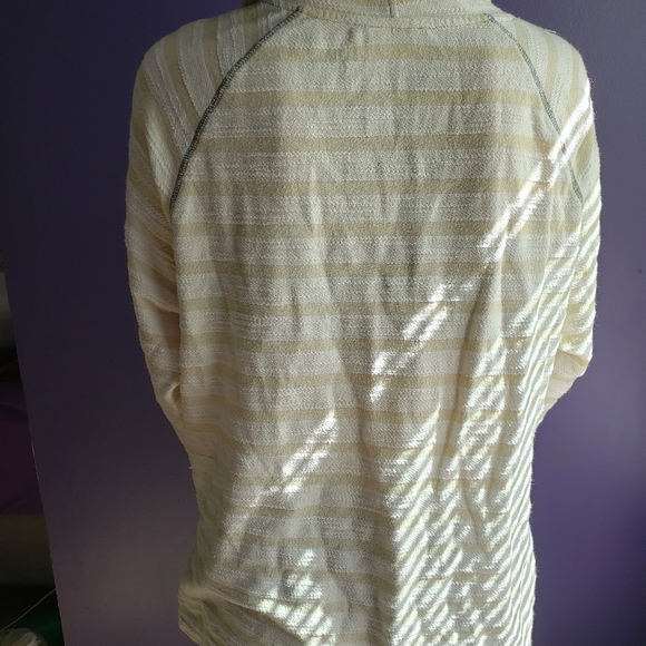 Sweater - Picture 4 of 4